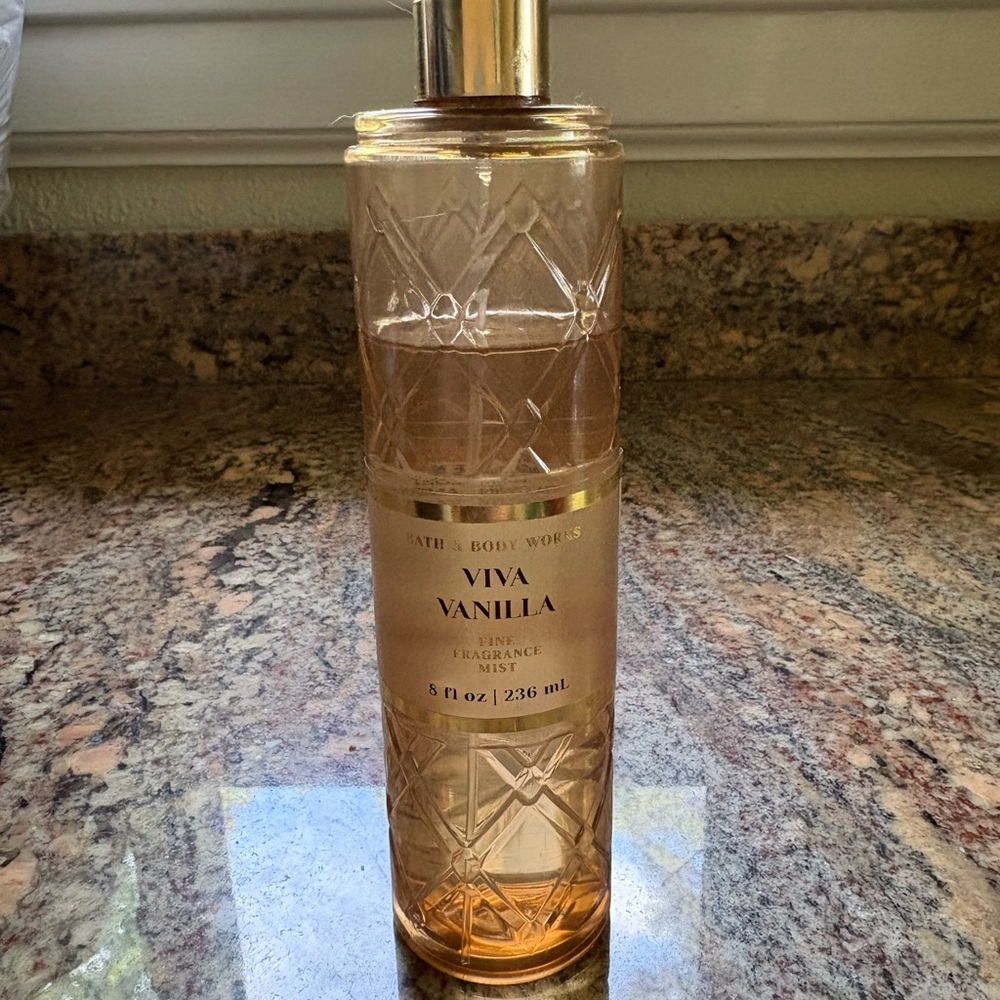 Bath & Body Works Viva Vanilla Fine Fragrance Mist - Amber Bottle